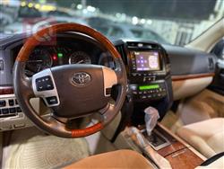 تۆیۆتا لاند کروزەر